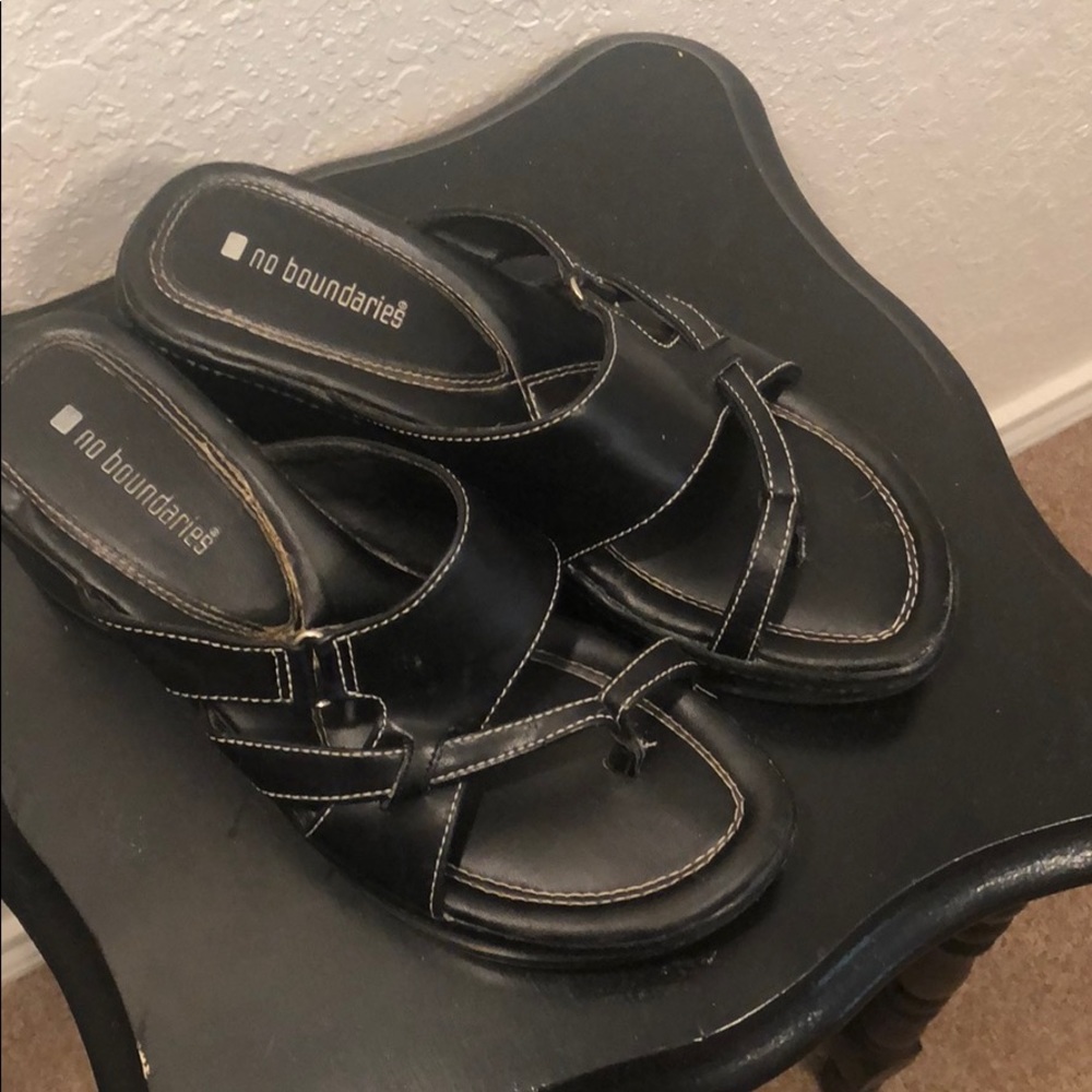 Black wedge